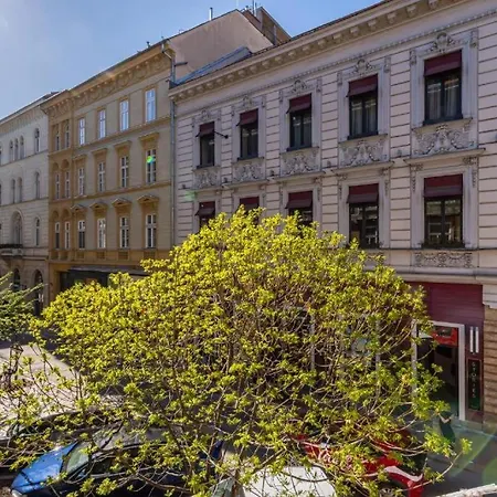 Ghetto - Gozsdu Court Le Noir Budapest