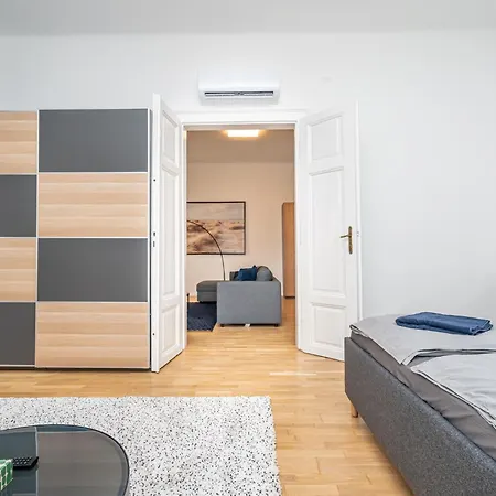 Gozsdu Court Le Noir * Budapeszt