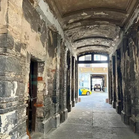 Ghetto - Gozsdu Court Le Noir * Budapest