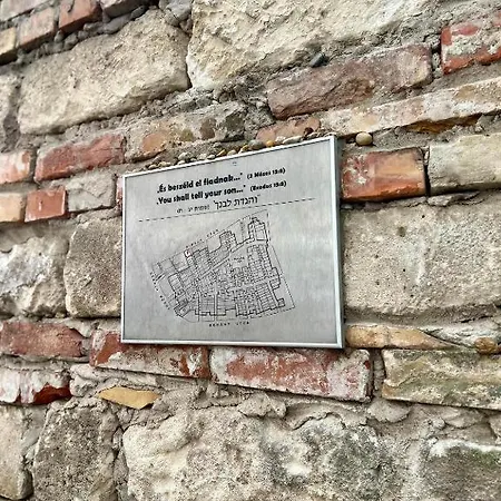 Lejlighed Ghetto - Gozsdu Court Le Noir *